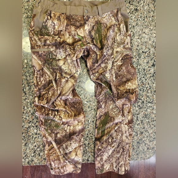 Realtree APX All Seasons Camo Cargo Pants - Picture 3 of 10